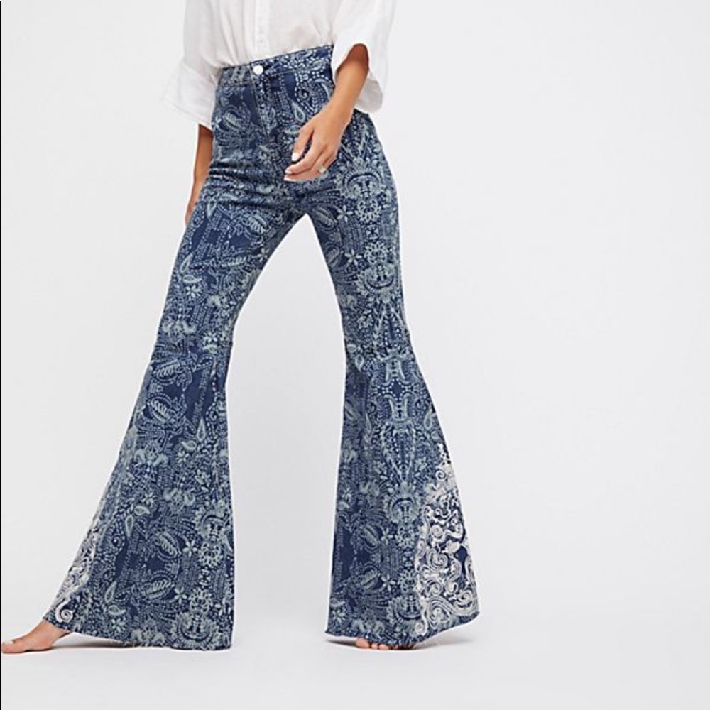 Embellished float on flare